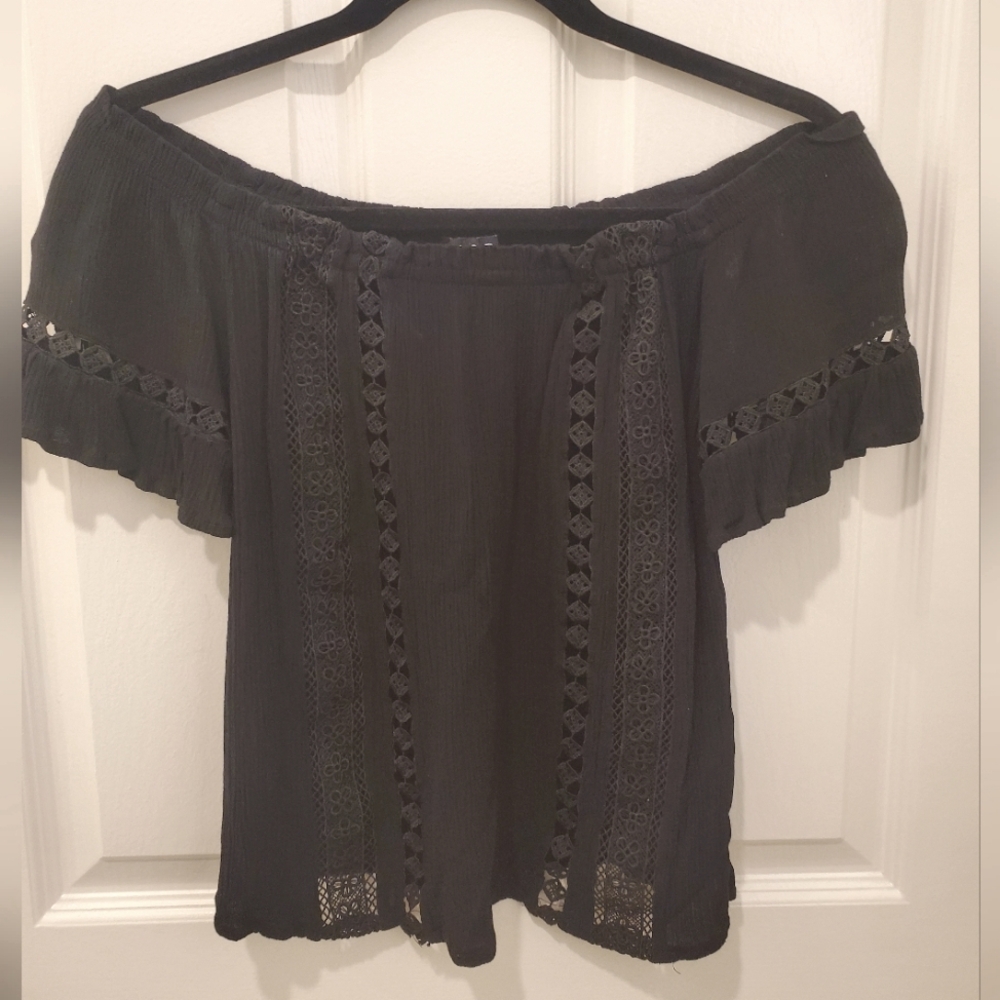 Black off the shoulder embroidered short sleeve blouse, size S